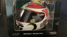 Valentio Rossi Minichamps 1/2