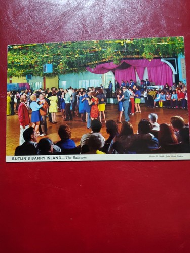 Butlins barry island postcard - butlins,