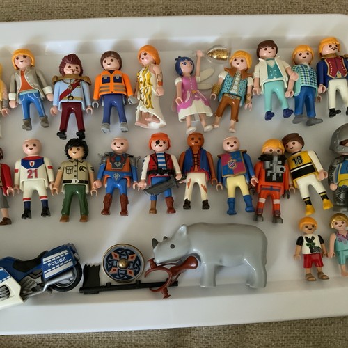 Geobea mixed playmobil figures - geobea,