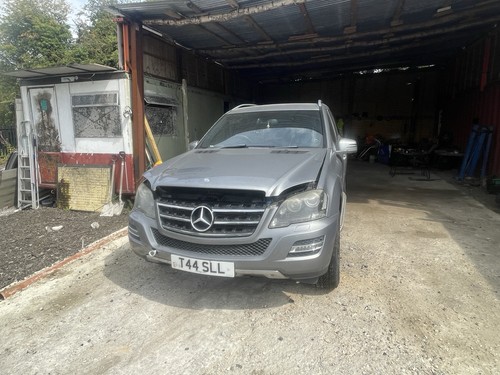 Mercedes ml350 breaking parts - mercedes,