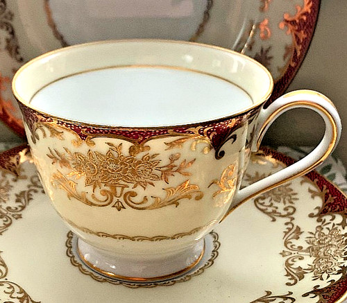 Vintage noritake red and gold - red,