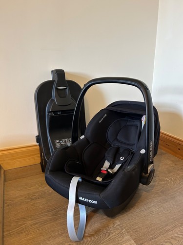 Maxi cosi car seat - car, with