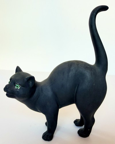 Wedgwood black basalt cat - black,