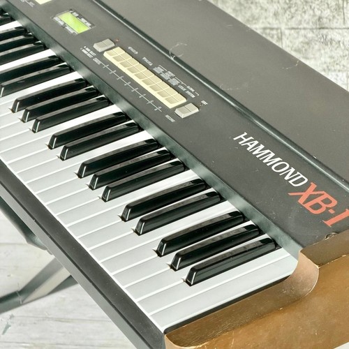 Hammond drawbar organ - xb-1,