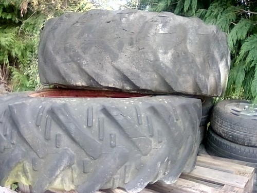 Jcb leyland rear wheels - 3,