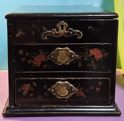 Antique japanese lacquered - antique,