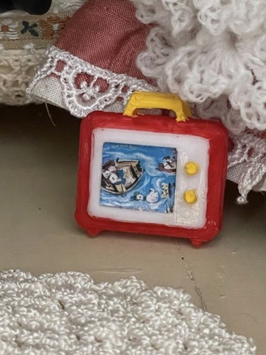 12th dolls house - dolls, miniature