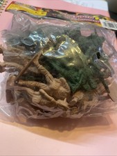 Vintage Plastic 30 Soldiers
