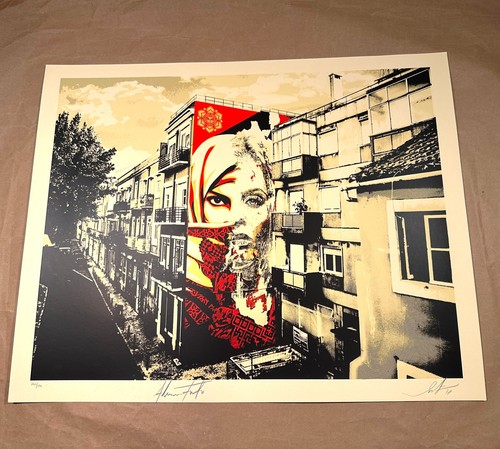 Obey giant vhils universal - giant,