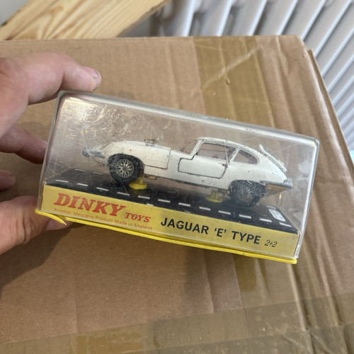 Dinky toys jaguar type - dinky,