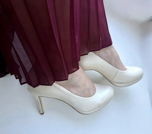 Real leather ivory women shoes