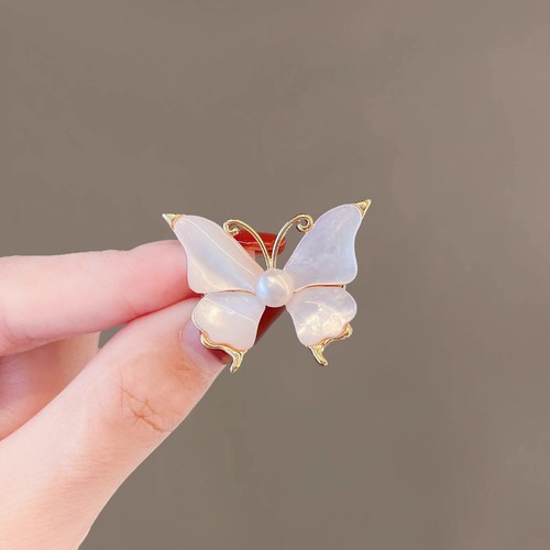 Butterfly pearl brooch vintage - pearl,