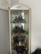 Corner glass cabinet