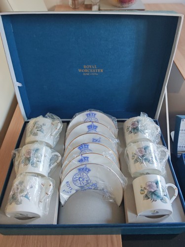 Royal worcester bone china mug - worcester,
