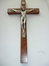 WOOD WALL CRUCIFIX   8"