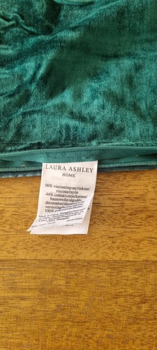 Laura ashley velvet - laura,