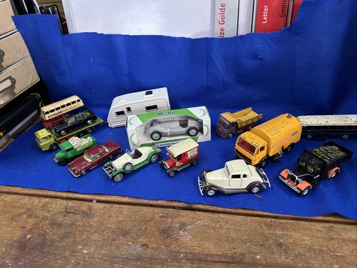 Job lot diecast - lot, trucks