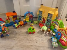 HAPPYLAND VILLAGE LARGE BUNDLE WITH FIGURES