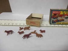 MERIT RAILWAY ACCESSORIES - EXCELLENT - VERY GOOD BOX - DOGS
