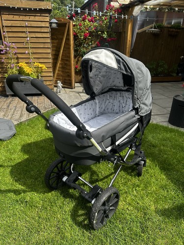 Pram and pushchair travel - pushchair,