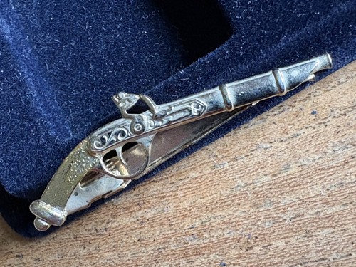 Vintage flintlock pistol - pistol, tie