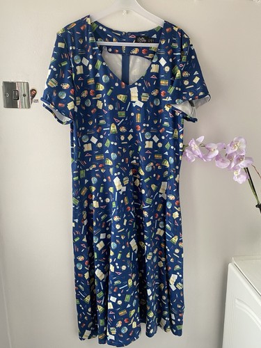 Style dress dolly - by, &
