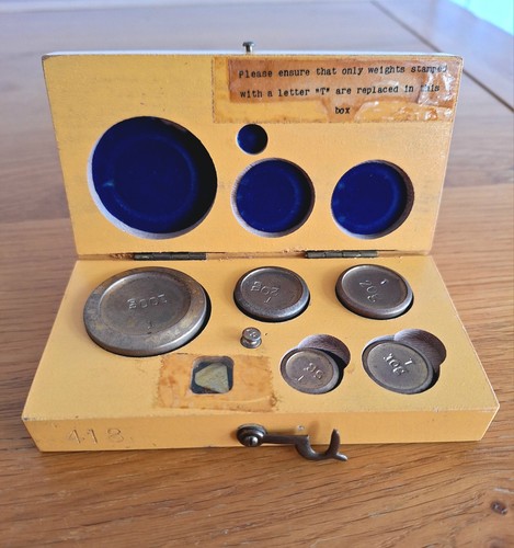Boxed set vintage weights - boxed,