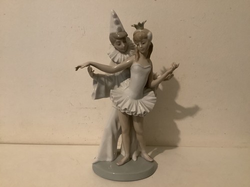 Lovely lladro carnival - lovely,