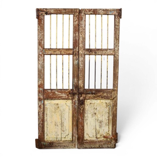 Free delivery pair - ,