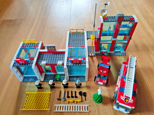 Lego city 7208 fire - -,