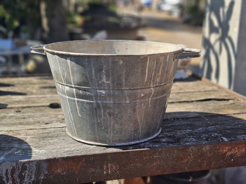 Vintage english galvanise tin - english,