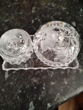 Moulded Etched Glass Dressing