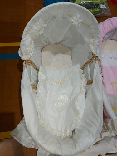 Bnwot wicker baby - baby, moses