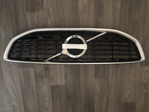 Volvo v40 design front - v40, r
