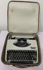 Olympia Splendid 33 Typewriter