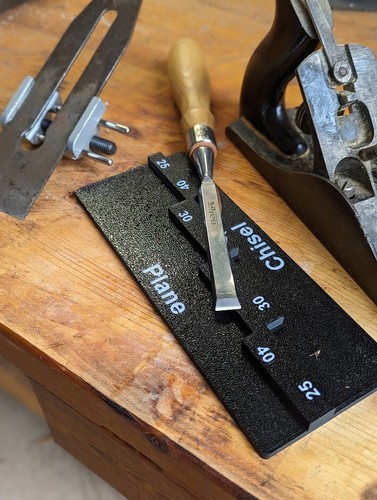 Plane chisel sharpening - &,