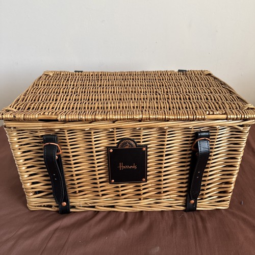 Harrods picnic hamper wicker - picnic,