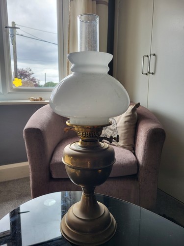 Vintage oil lamp complete with - vintage,