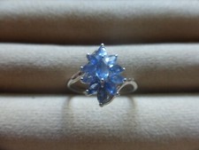 TANZANITE CLUSTER FLORAL  RING.   STERLING SILVER. SIZE M