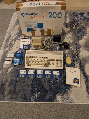 Commodore amiga 1200 - commodore,