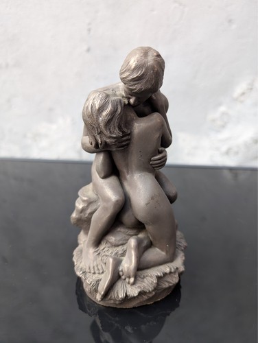 Vintage heredities cold cast - vintage,