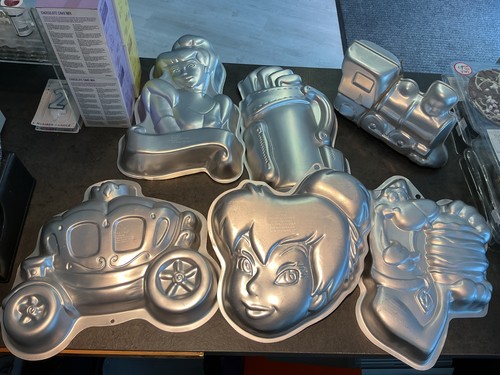 Large novelty aluminium cake - large,