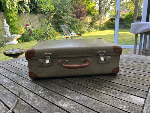 Vintage small suitcase - , display