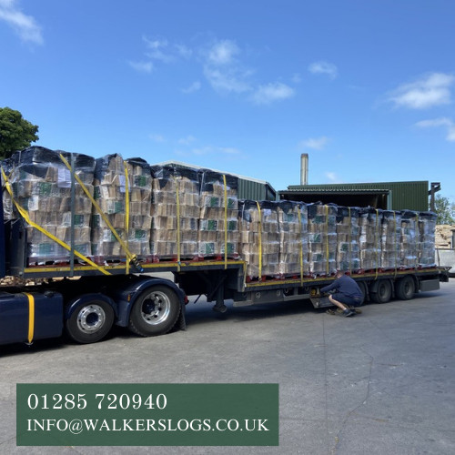 Walker logs lorry load - load, of