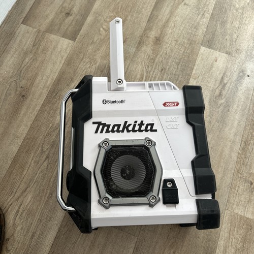 Makita mr002g job site radio - makita,