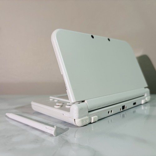 New nintendo 3ds pearl - nintendo,