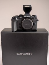 come NUOVA NEW Olympus OM-D E-M1 scatti 11.700 shutter counter (no ii iii)