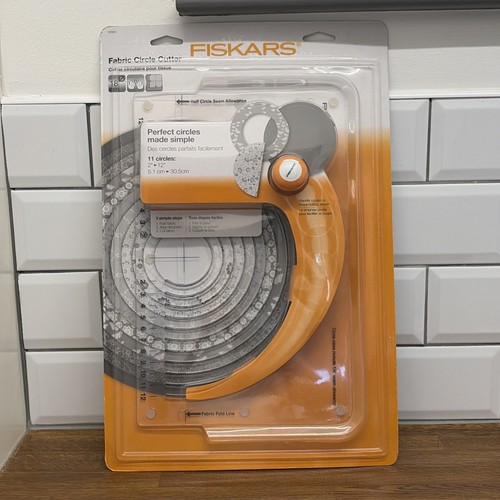 Fiskars fabric circle cutter - fabric,
