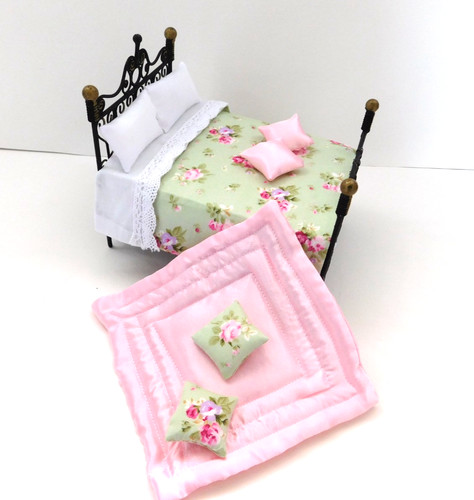 Dolls house 12th - dolls, piece