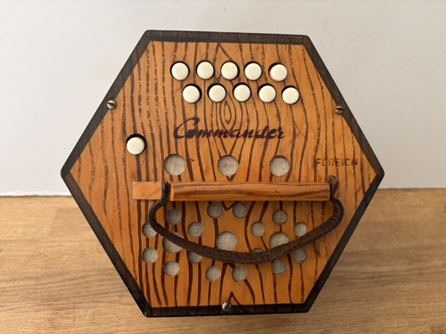 Commander button foreign - commander,